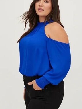 Torrid NWT Georgette Smocked Neck Cold Shoulder Blouse in Electric Blue